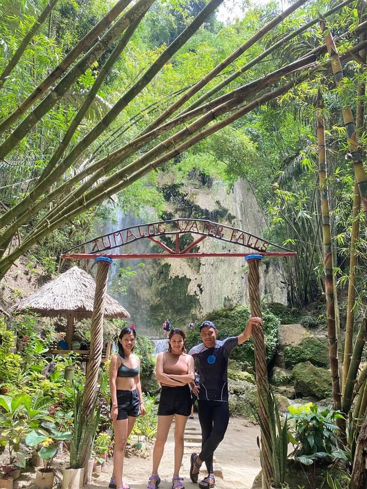 Tumalog Falls - View 23