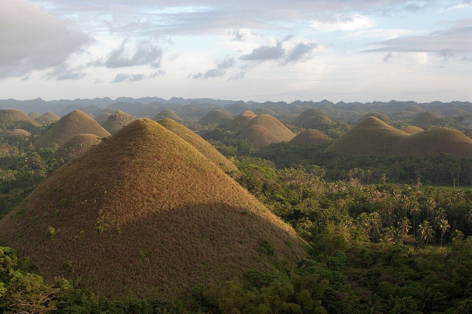Bohol Countryside Full Day Tour (Chocolate Hills, Tarsier)